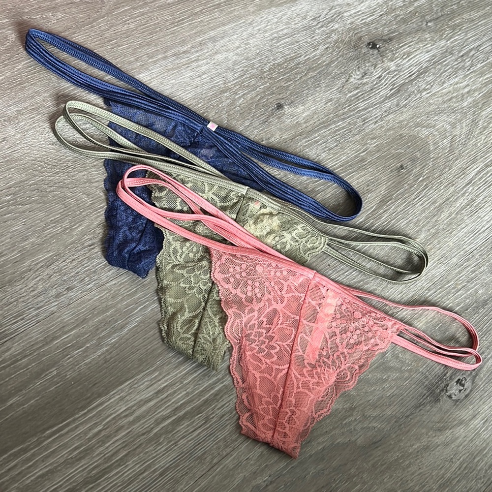 [New] Victoria’s Secret Lace Thong Combo.